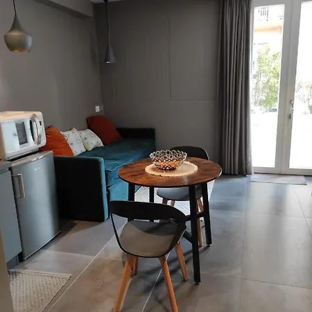Slo Design House 招待所 4*