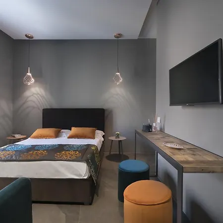 招待所 Slo Design House 4*